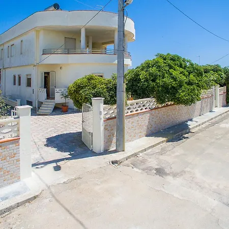 Villa Odetta 1 A Torre Colimena 别墅 *